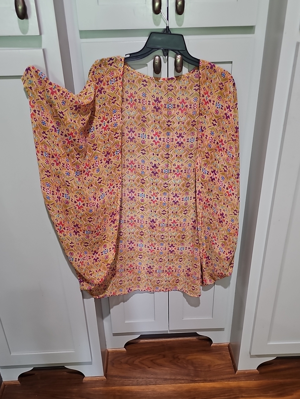 Women’s Aztec Patterned Dolman-Sleeve Kimono